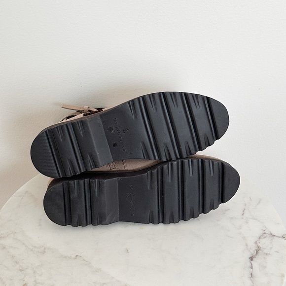 NEW Donald Pliner Suede Captain Bootie Mushroom Size 9.5 - Picture 7 of 7